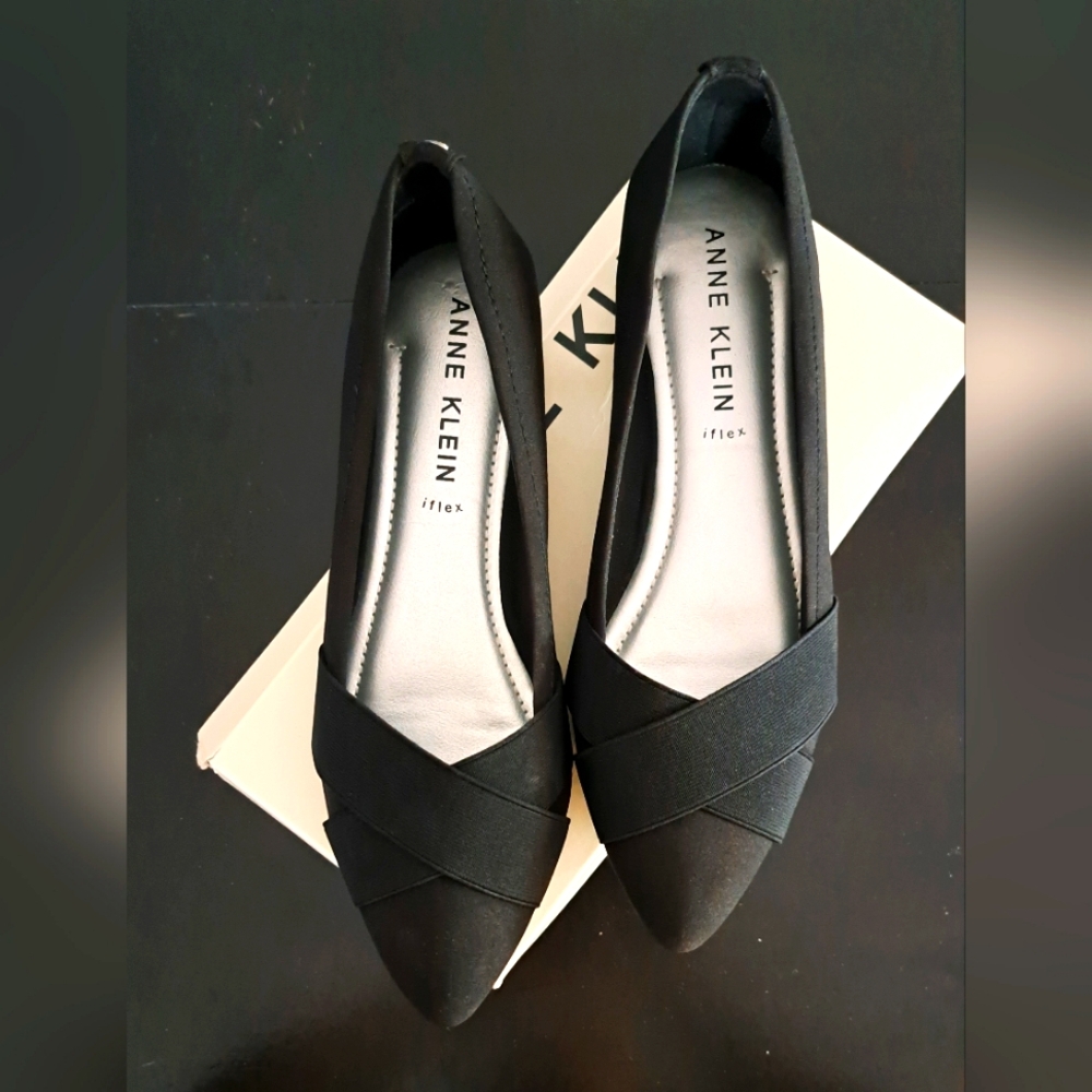 Anne Klein Women's Black Flats